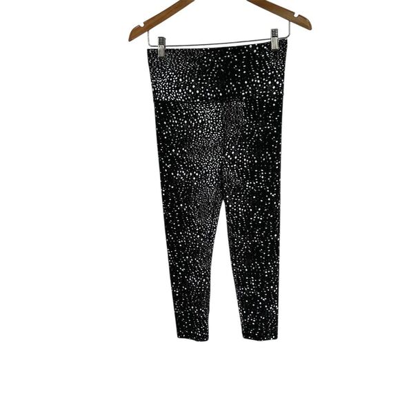 CAILA Women's Capri‎ Leggings size M Black White Splatter Dots High-Rise - Picture 1 of 5